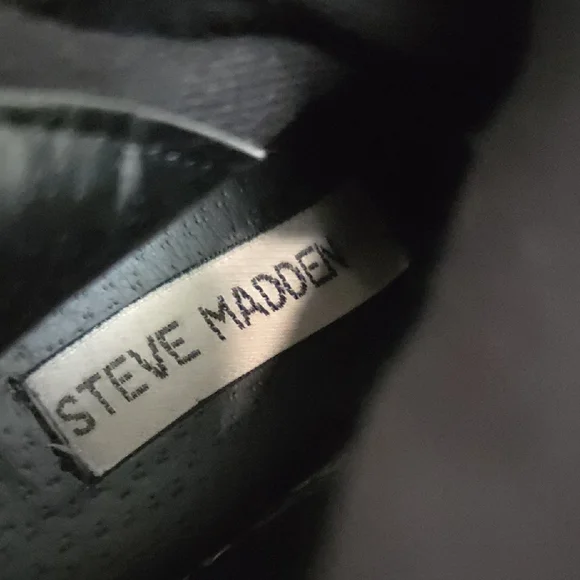 Steve Madden Black Kneehigh Boots with Buckle Straps - Picture 11 of 11